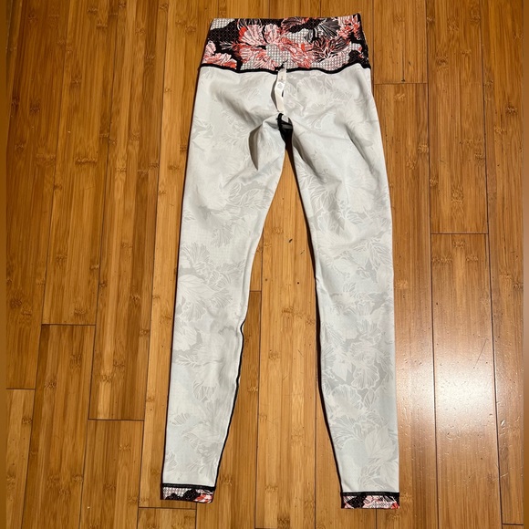 NWOT Lululemon LE Lunar New Year CNY Wunder Under High Rise Tight Size 6 - Picture 9 of 14